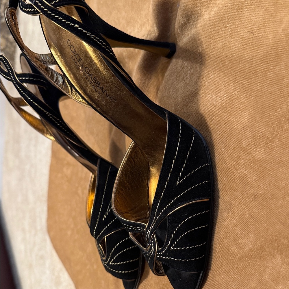 Dolce & Gabbana Black and Gold Women's Heels - Picture 4 of 7